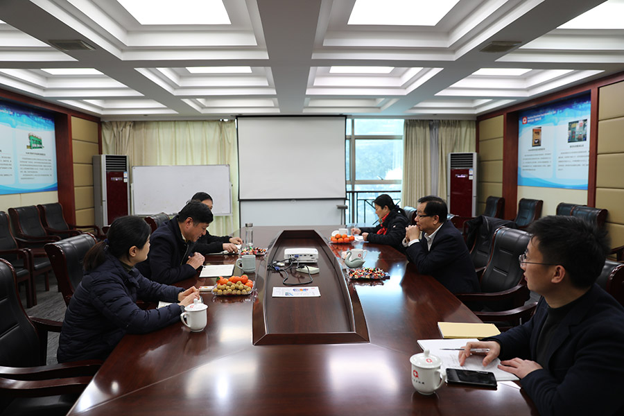 市人大黨組副書記、副主任施根寶蒞臨公司考察.JPG